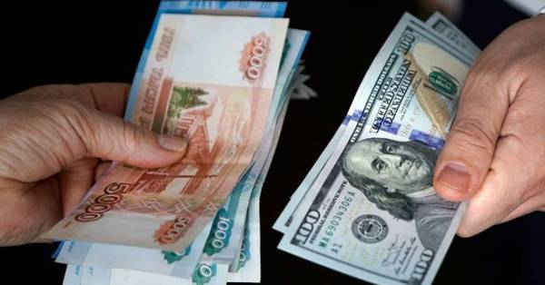 Դոլարն ու ռուբլին թանկացել են․ փոխարժեքն՝ այսօր