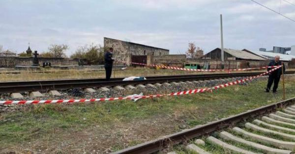 Արտակարգ դեպք. Երևան-Գյումրի երթուղին սպասարկող մարդատար գնացքի տակ պատանի է ընկել