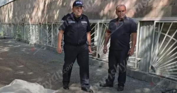 Ողբերգական դեպք՝ «Արմենիա» ԲԿ-ում, վիրաբուժական բաժանմունքի լուսամուտի տակ հայտնաբերվել է մաhացած տղամարդ