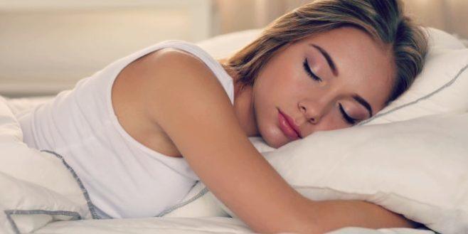 Ինչու՞ ձախ կողմի վրա քնելը ավելի օգտակար է, քան աջ 
