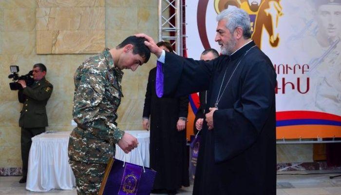 Ոչ մի աղոթք՝ բանակում. «Հրապարակ»