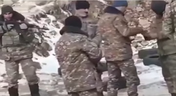 Տեսանյութ․ Ինչպես են հայ զինվորականները գերևարում ադրբեջանցիներին
